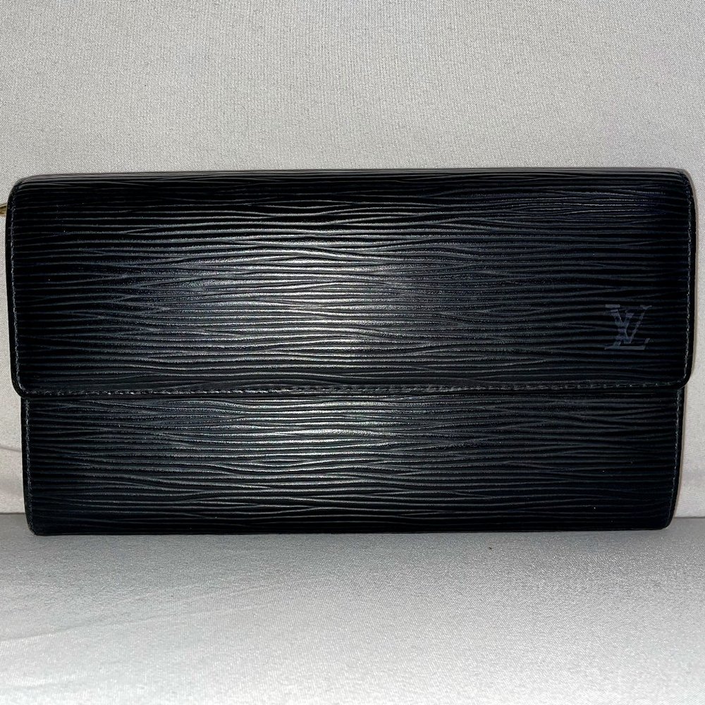 Vintage Louis Vuitton Epi Leather Black Sarah Wallet